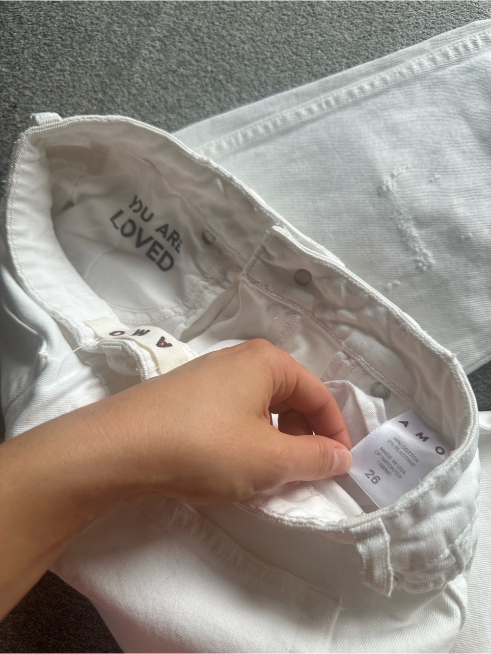 AMO Kick Crop Jeans Sea Salt White Raw Hem High Rise Size 26 - Picture 4 of 5